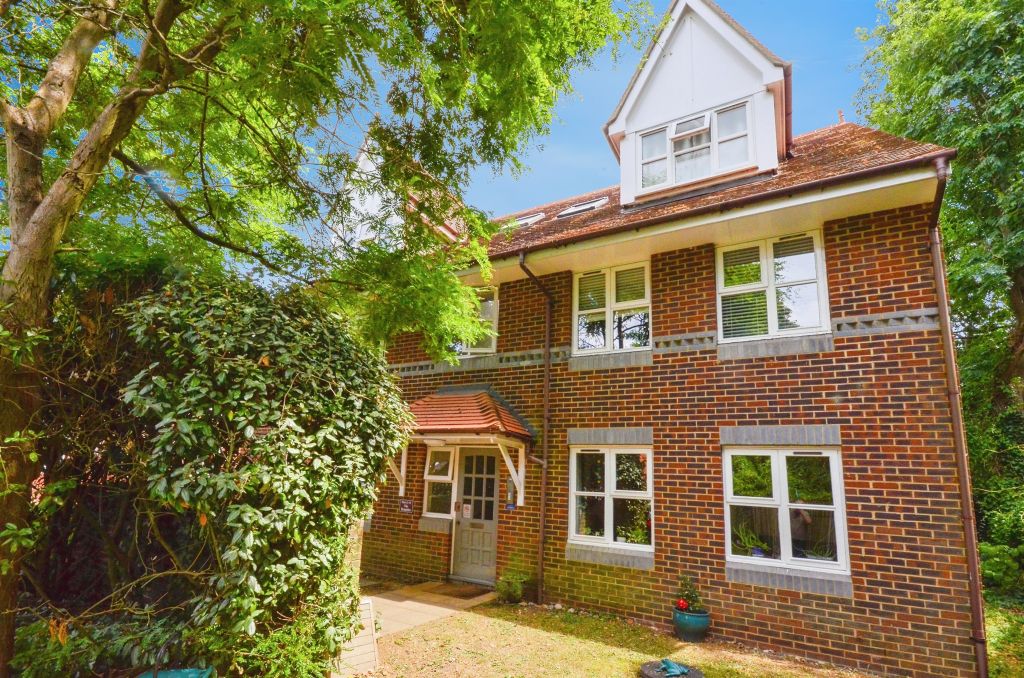 Property photo 1 of 12
