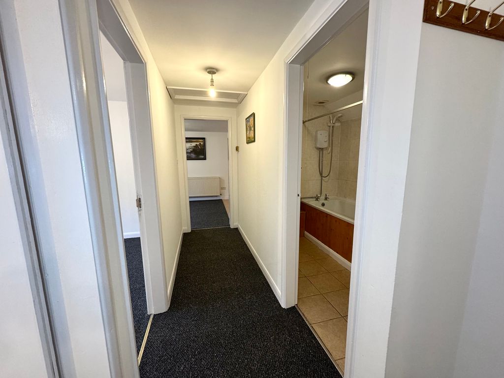 Property photo 2 of 34