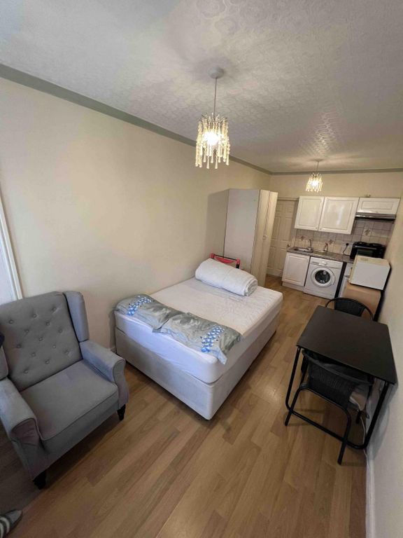 Property photo 3 of 9 Gallery