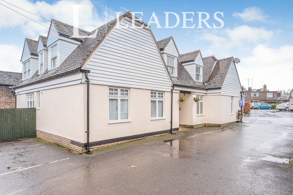 Property photo 1 of 10 External