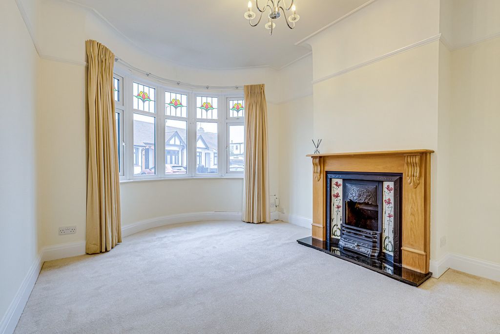 Property photo 3 of 29