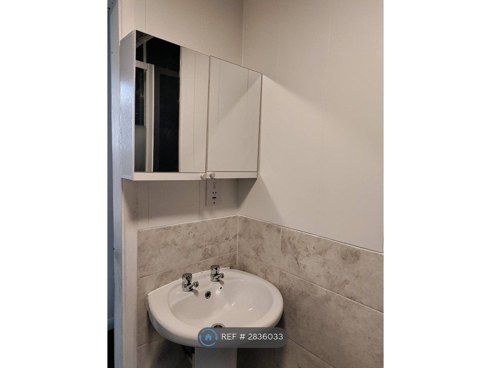 Property photo 3 of 35