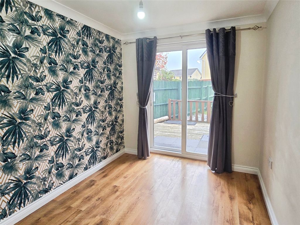 Property photo 3 of 14 Dining Room