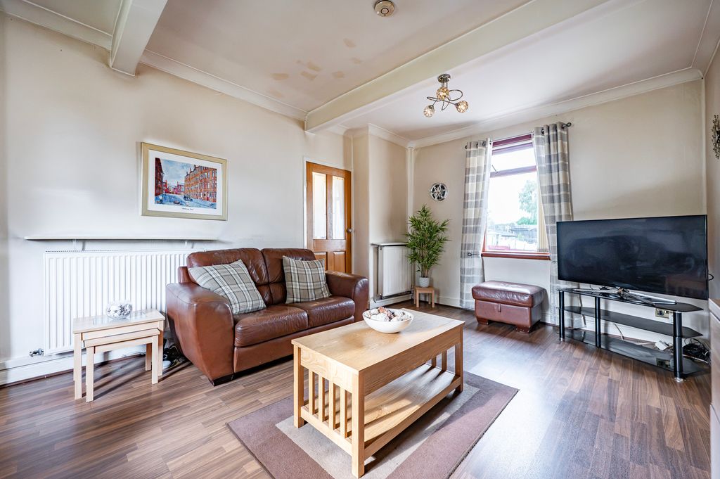 Property photo 3 of 45