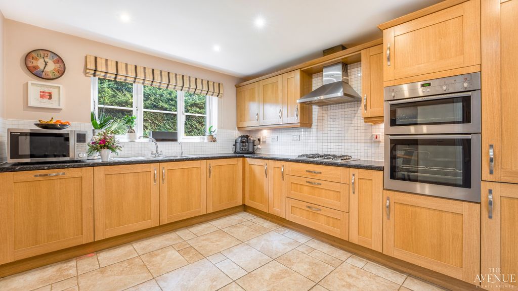 Property photo 2 of 38 4836245