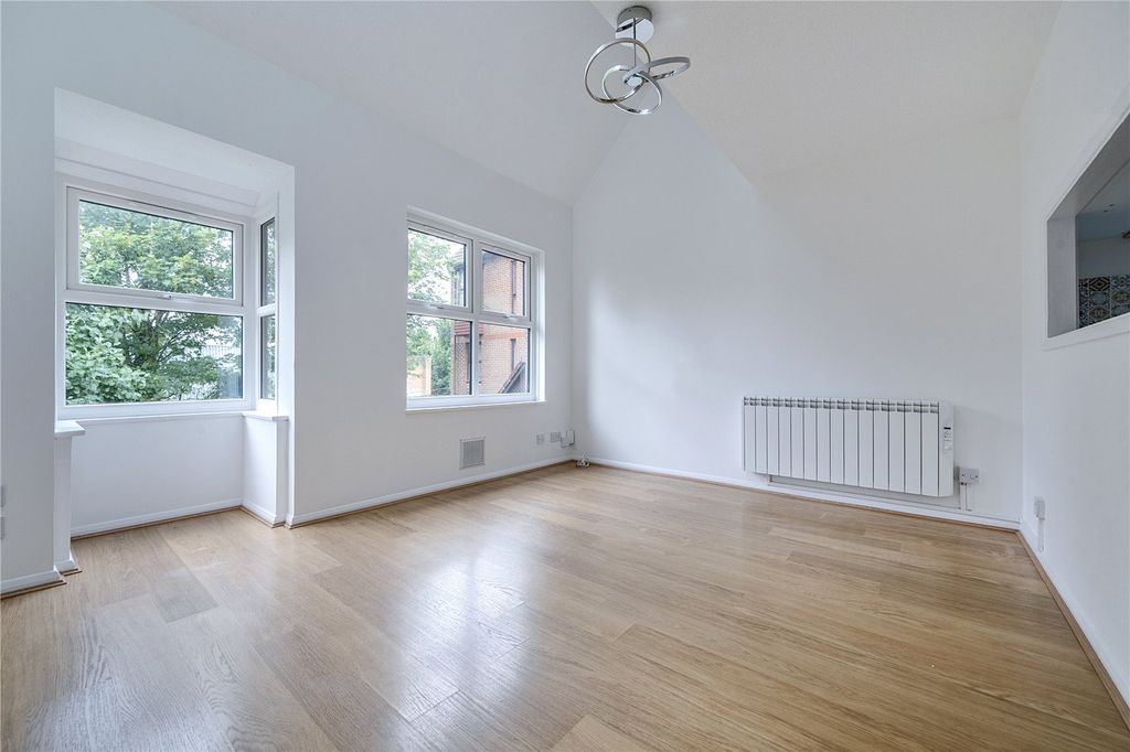 Property photo 2 of 17 Picture No. 18