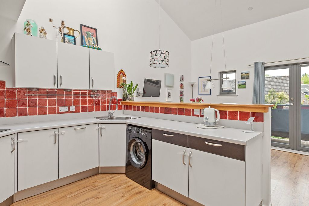 Property photo 2 of 19