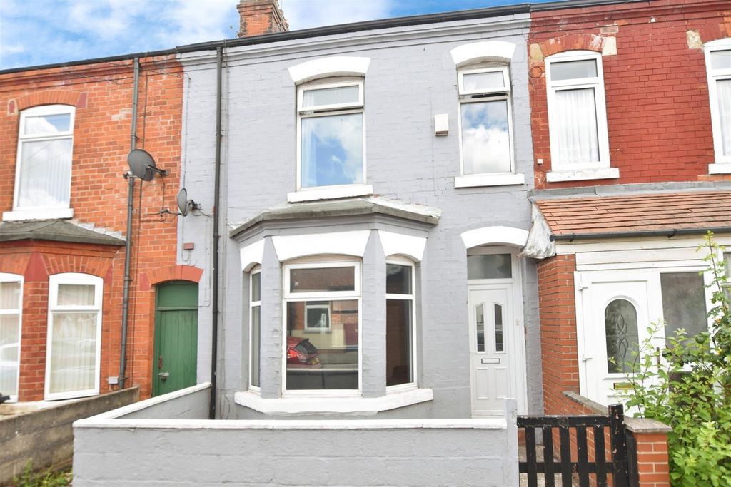 Property photo 1 of 11 Externally