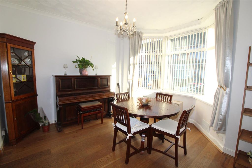 Property photo 2 of 39 Dining Room