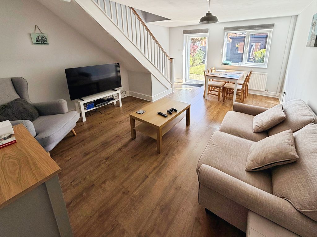 Property photo 2 of 8