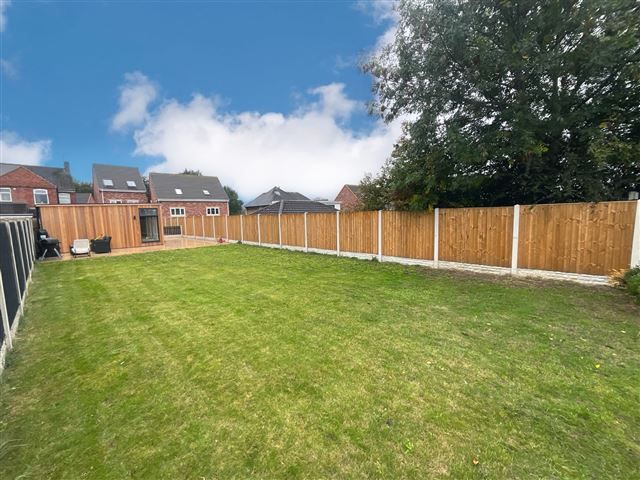 Property photo 3 of 21 Garden