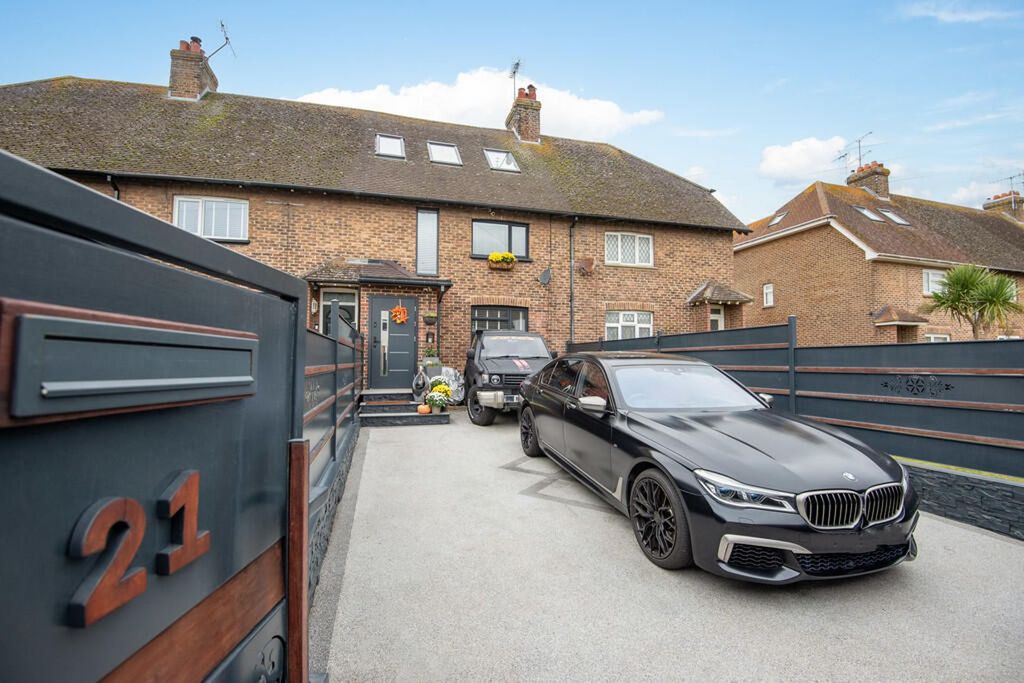 Property photo 1 of 50