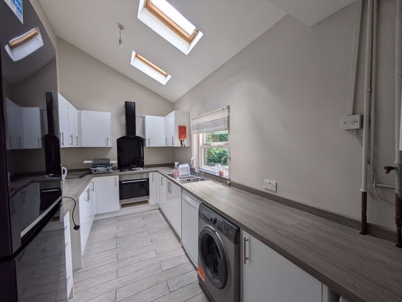 Property photo 2 of 8 Photo 4