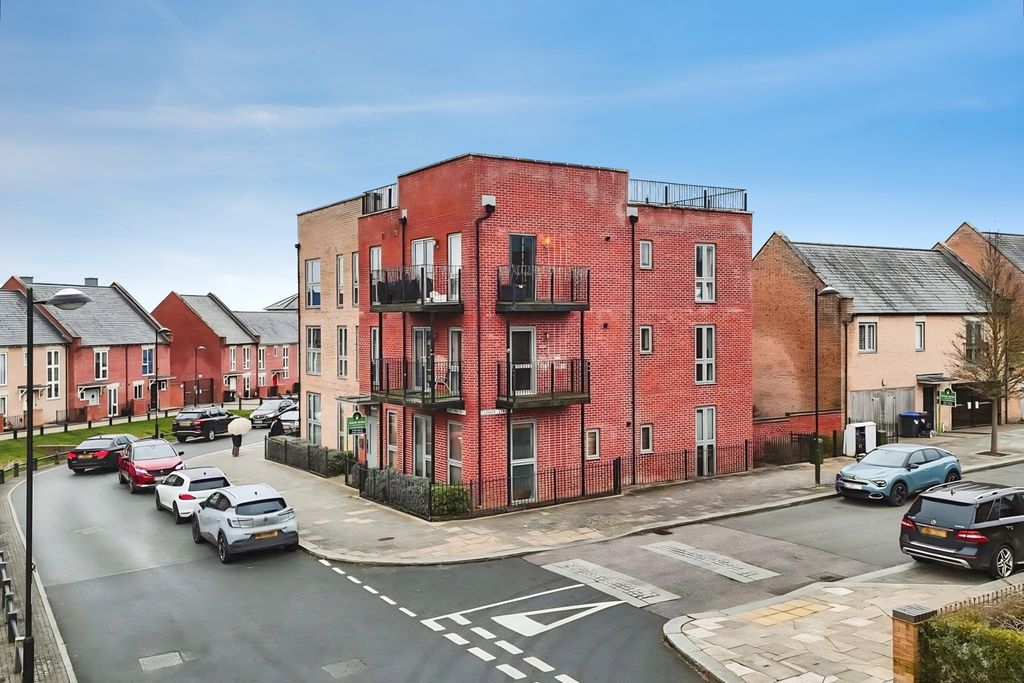 Property photo 1 of 20 Front