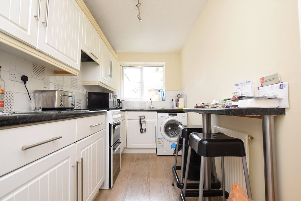 Property photo 2 of 8 Kitchen