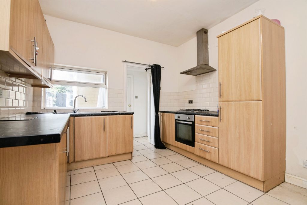 Property photo 3 of 18