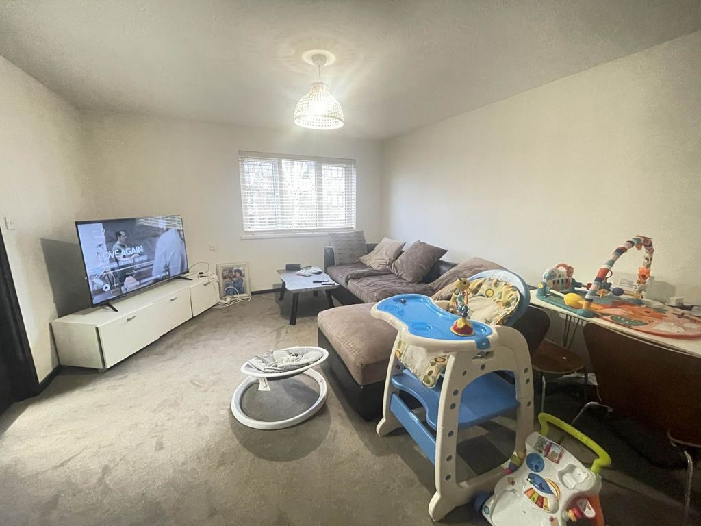 Property photo 2 of 6