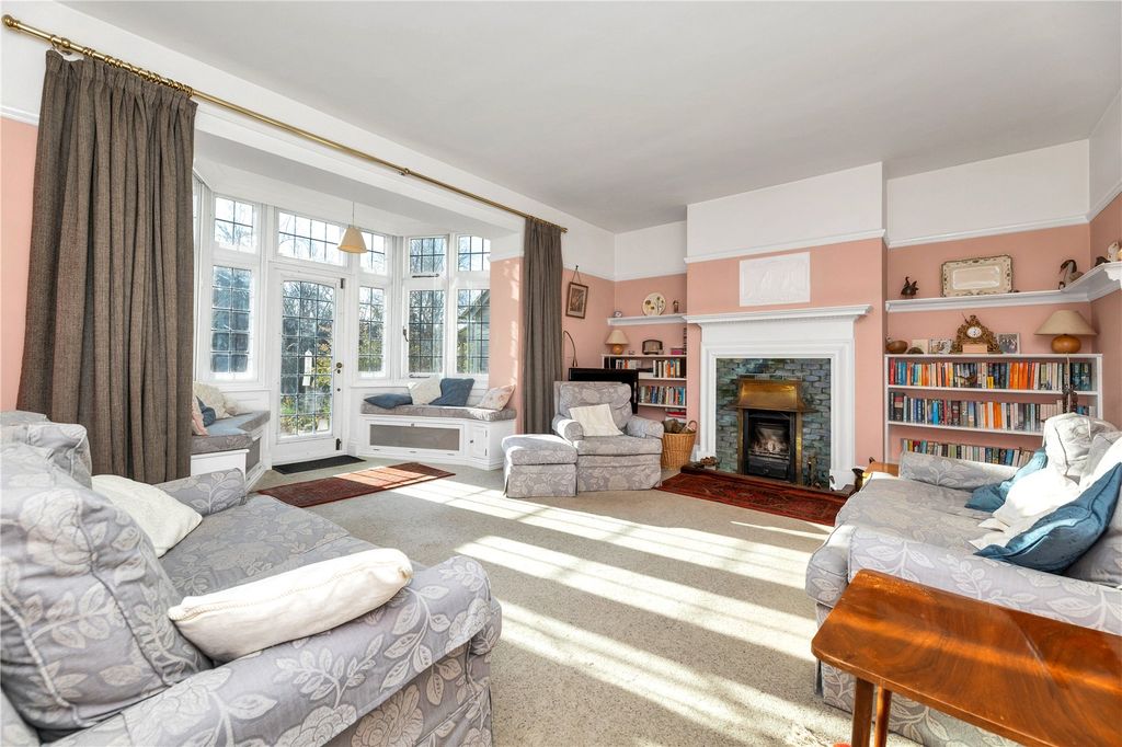 Property photo 2 of 31 Picture No. 13