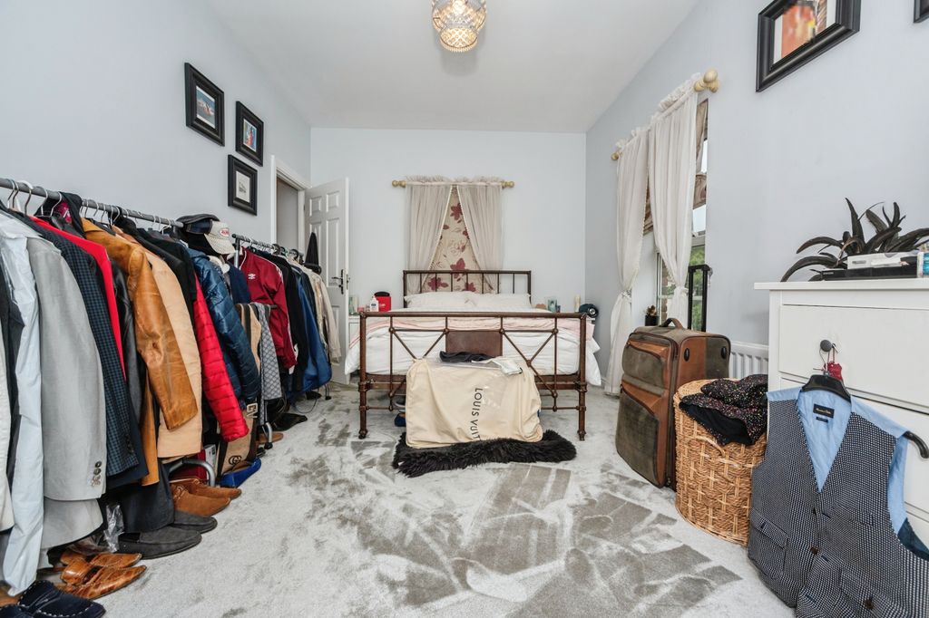 Additional image 13 of 3 bed flat for saleLiverymen Walk, Greenhithe DA9