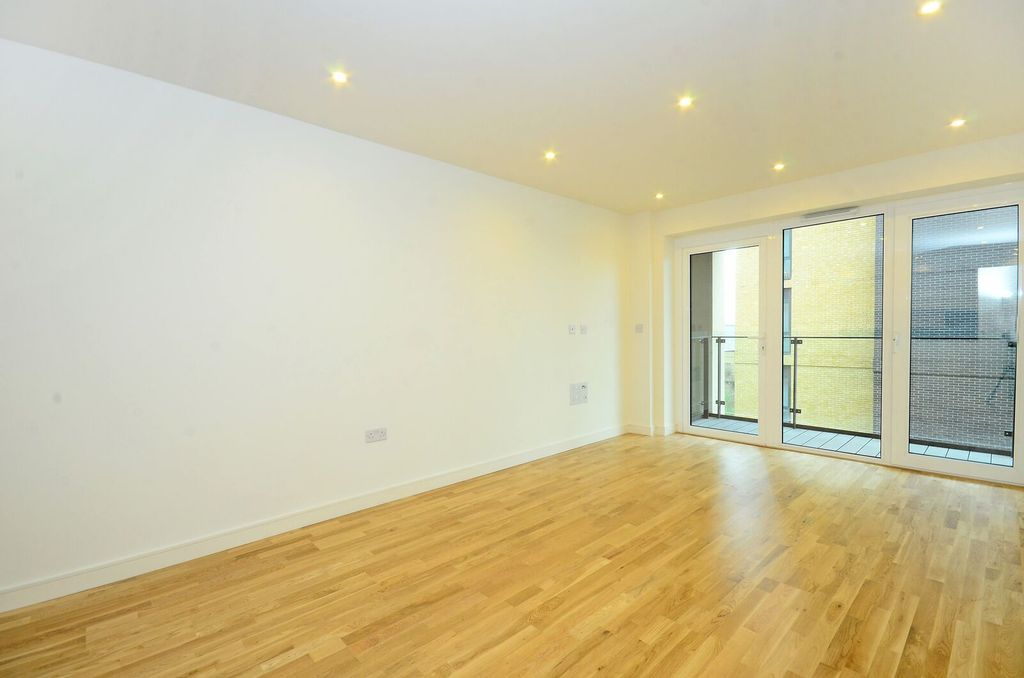 Property photo 2 of 11