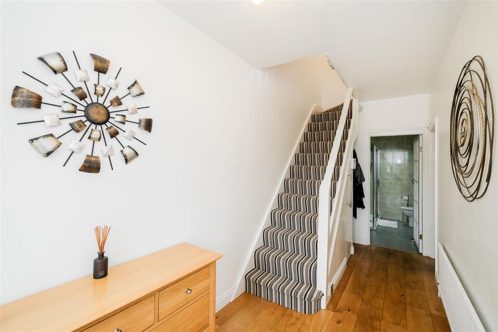 Property photo 2 of 23