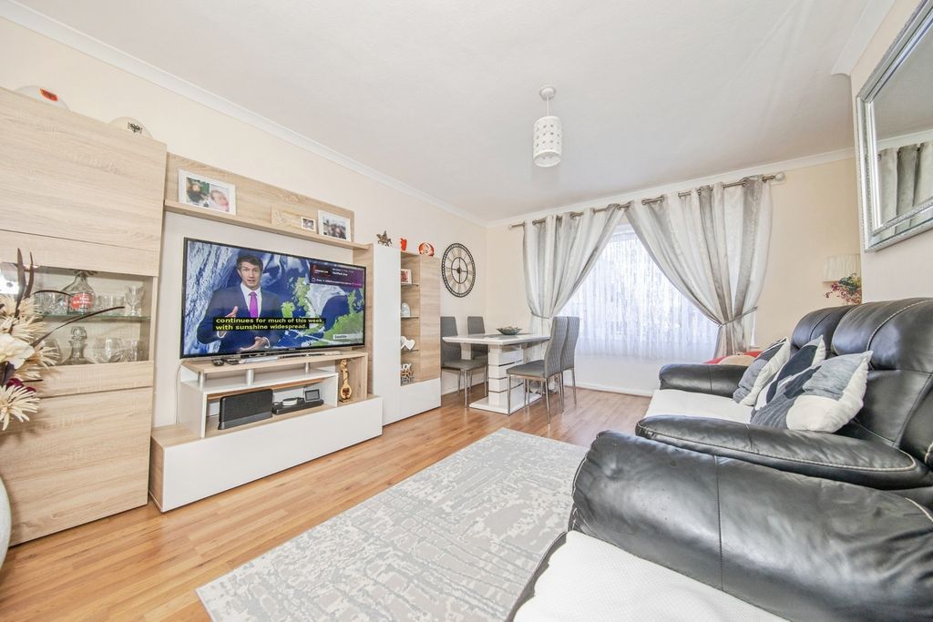 Property photo 3 of 10 Pbox-Img.Jpg