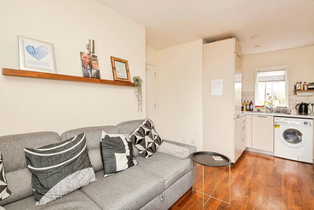 Property photo 3 of 17 Picture No. 21