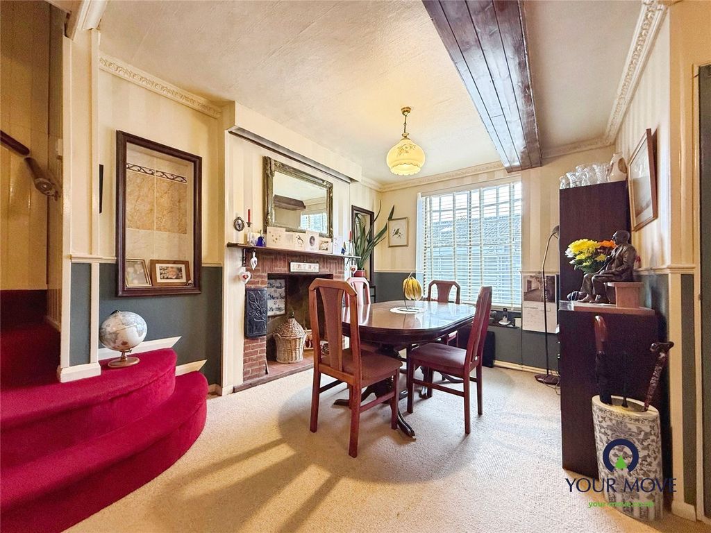 Property photo 3 of 18 Dining Room