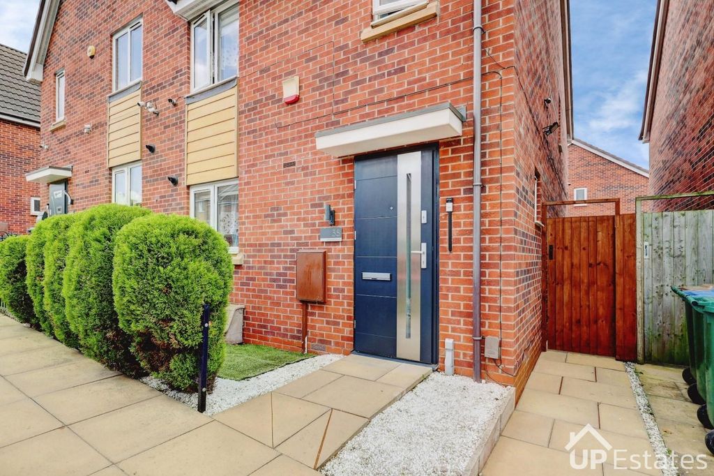 Property photo 2 of 20