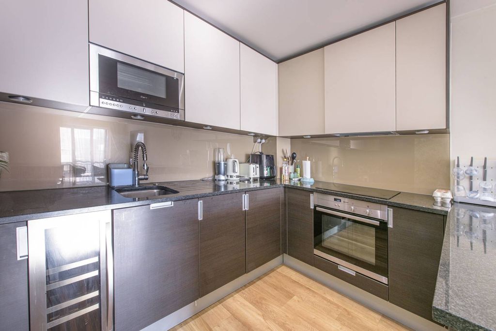 Property photo 3 of 10