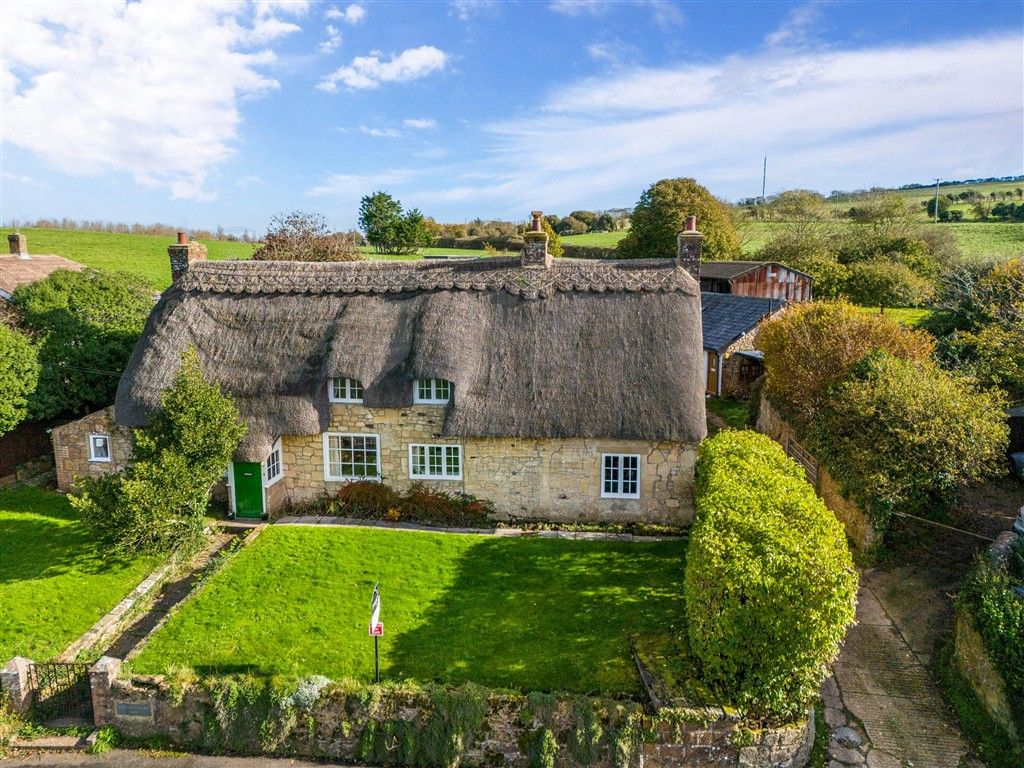 Property photo 2 of 26 Front Aerial*