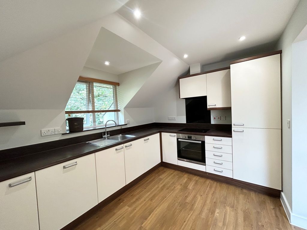Property photo 2 of 10 Kitchen