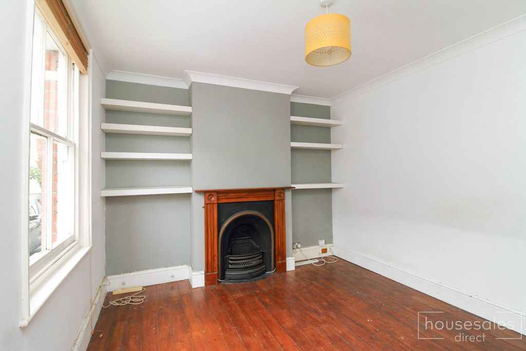 Property photo 2 of 11