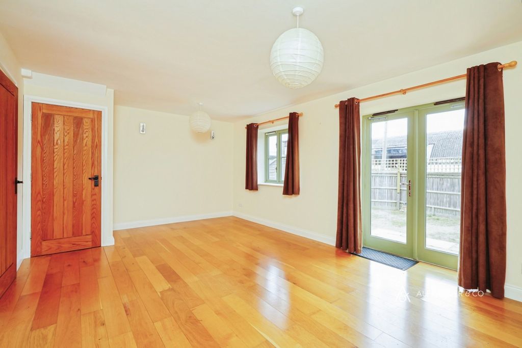 Property photo 3 of 14 Pbox-Img.Jpg