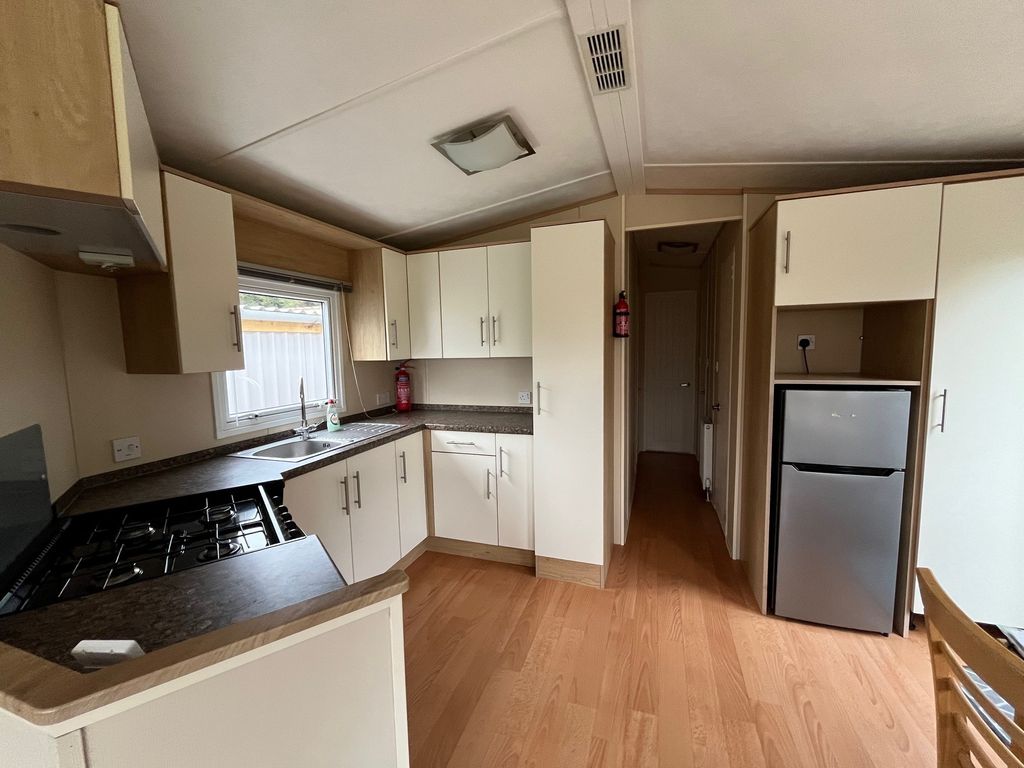 Property photo 2 of 17 Image