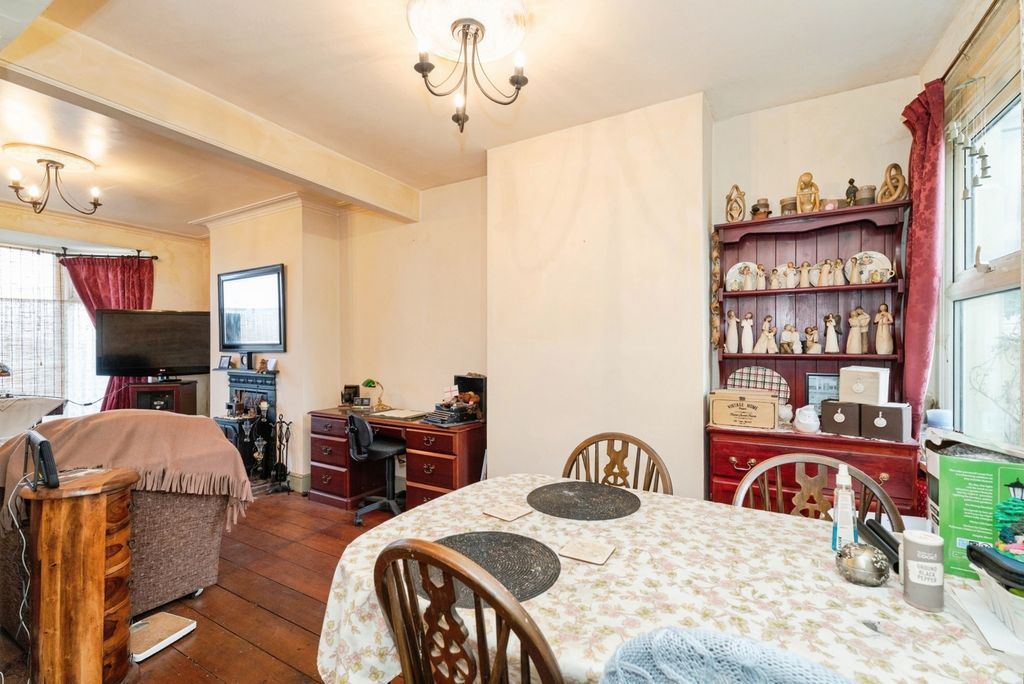 Property photo 3 of 16 Pbox-Img.Jpg