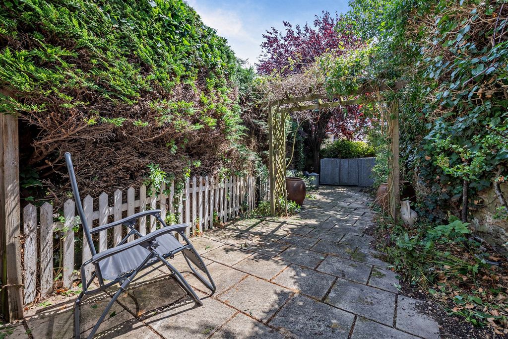 Property photo 3 of 12