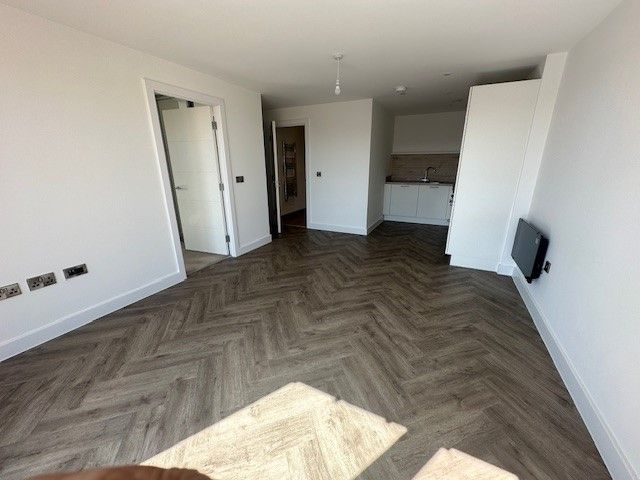 Property photo 2 of 7 Kitchen