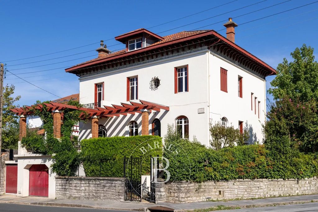 Property photo 2 of 18