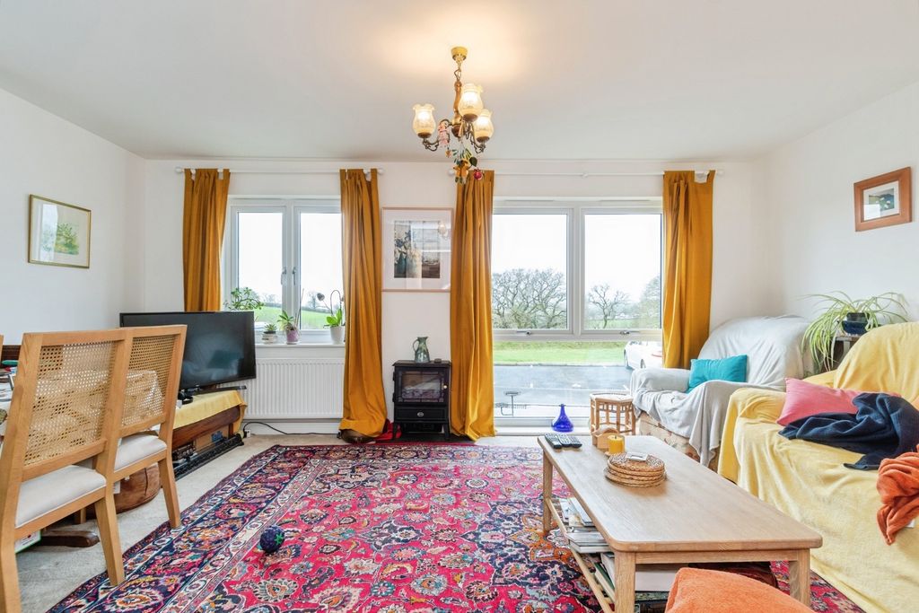 Property photo 3 of 20 Pbox-Img.Jpg