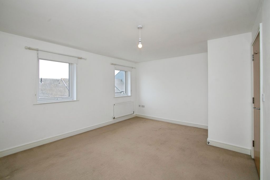Property photo 3 of 17 Photo