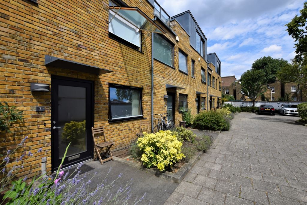 Property photo 1 of 13 External