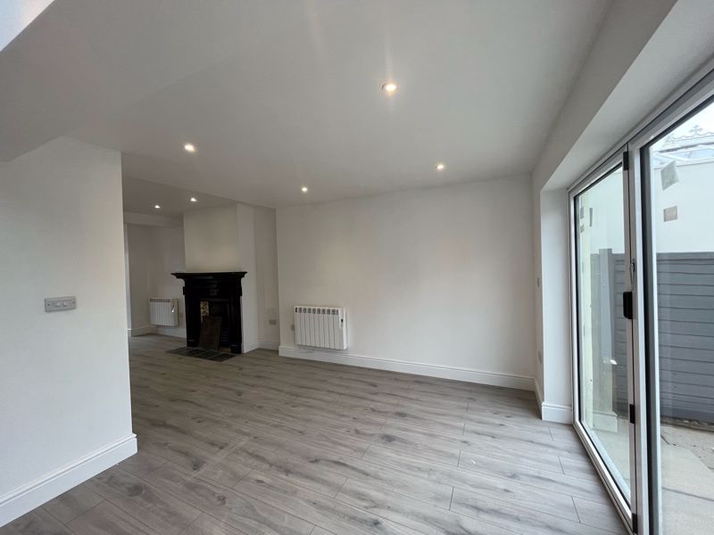 Property photo 3 of 11 Photo 3