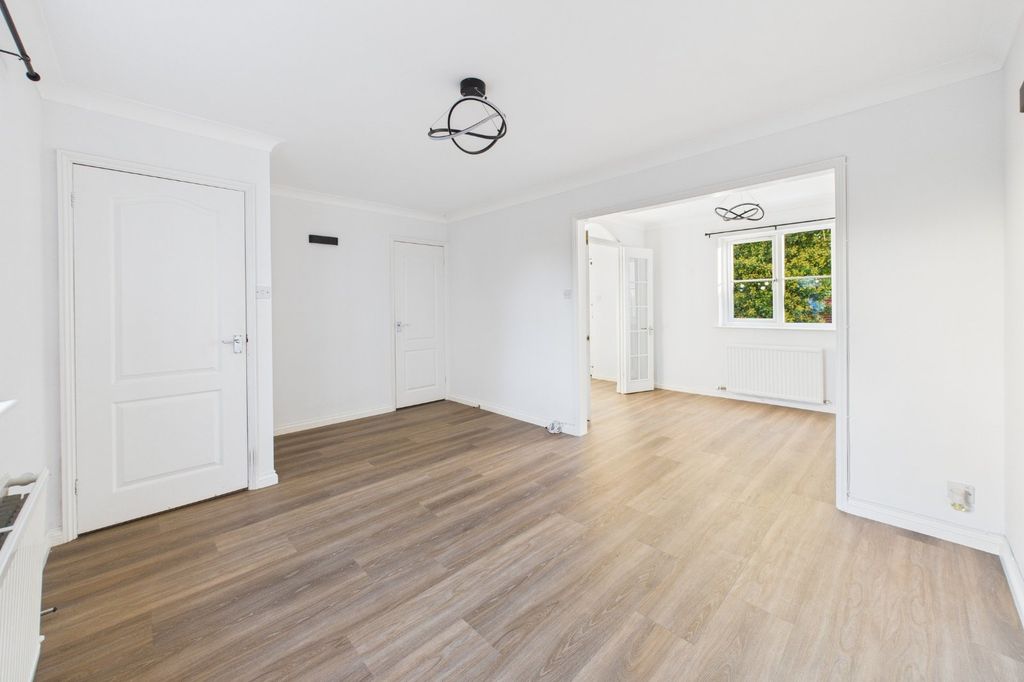 Property photo 2 of 17 Living Room