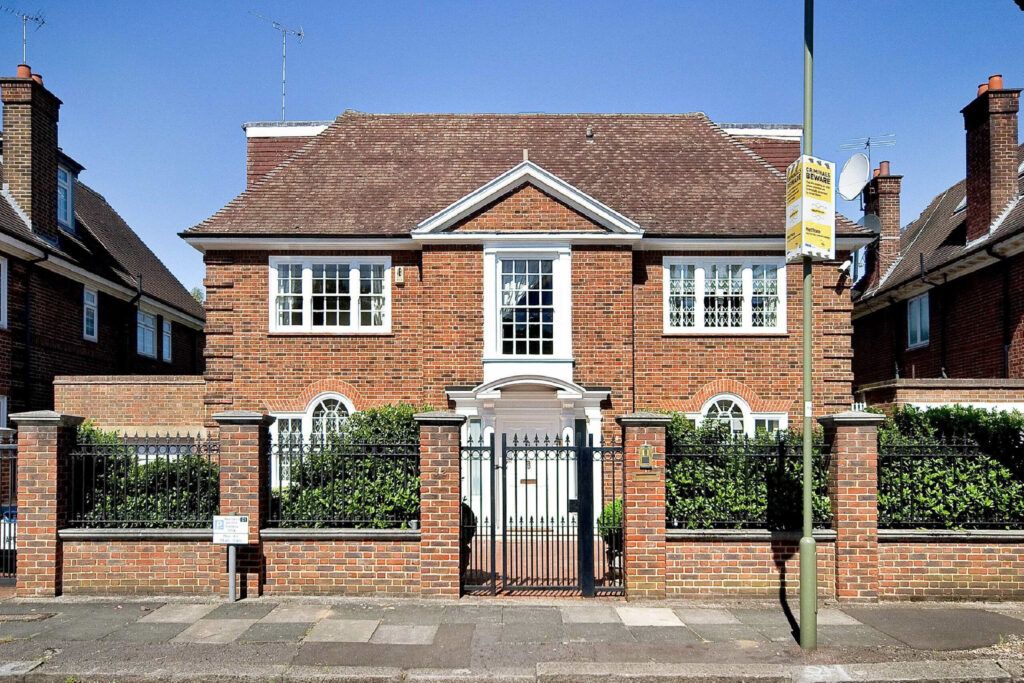 Property photo 1 of 9