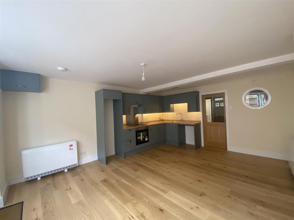 Property photo 2 of 6 Kitchen Area