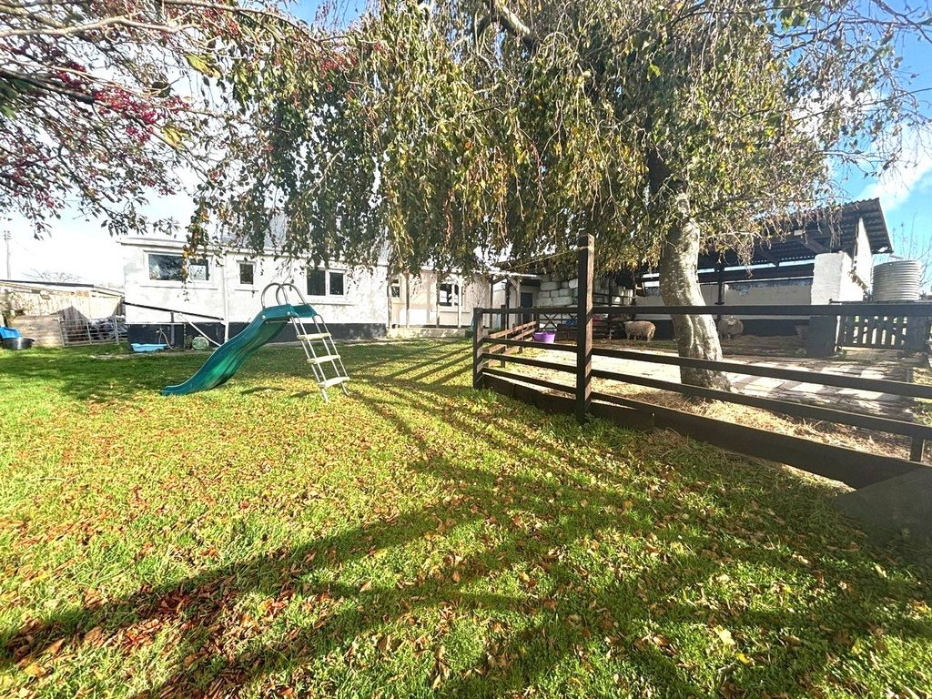 Property photo 3 of 20 Picture No. 02