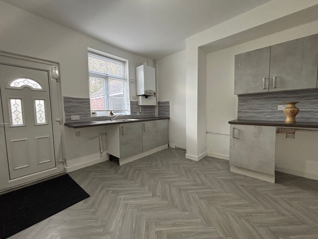 Property photo 3 of 14 Kitchen-Diner