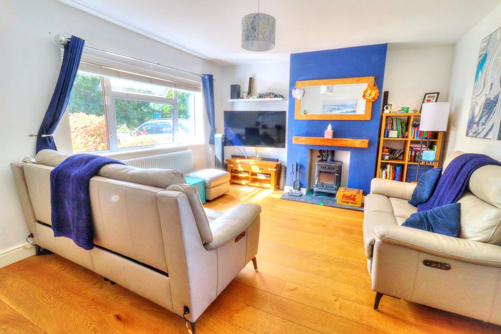 Property photo 2 of 14