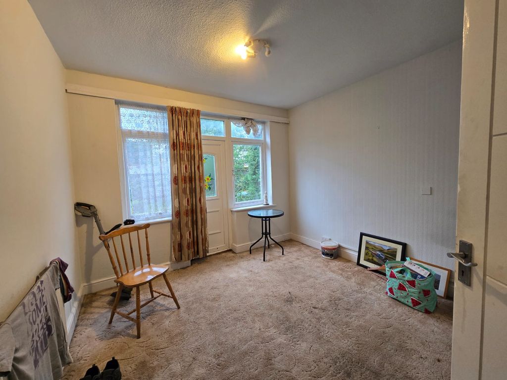 Property photo 3 of 10 Gallery